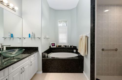 2045 27th Ave, Vero Beach FL  32960-3010 exterior