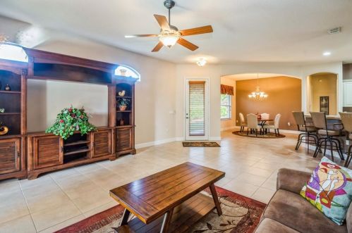 101 Lower Lake Ct, De Bary, FL 32713-2269