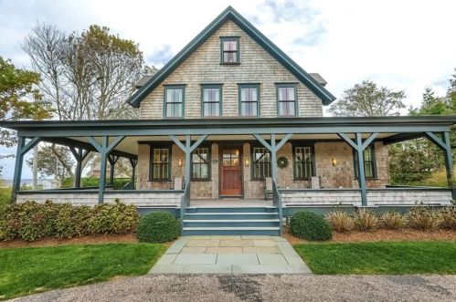 14 Mathewson St, South Kingstown, RI 02882-3673