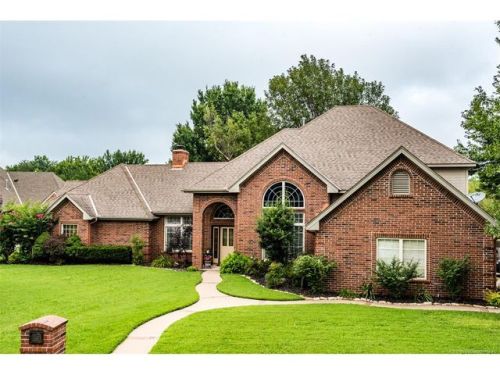 2501 Kingston Dr, Bartlesville, OK 74006-7445