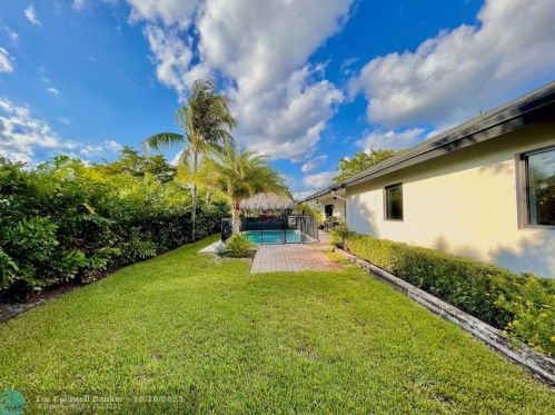 1630 118th Ter, Hollywood FL  33026-2546 exterior