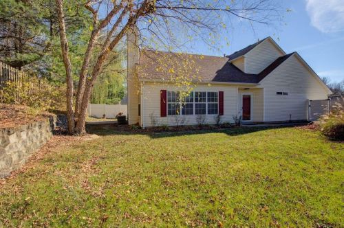 1052 Hampshire Pl, Florence KY  41042-9351 exterior