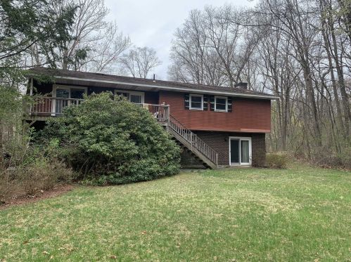 2 Hollow Ridge Rd, Staatsburg, NY 12580-5308