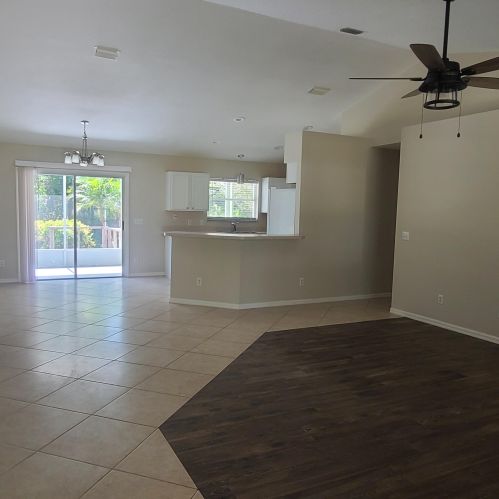 2735 47th Ave, Vero Beach FL  32966-2003 exterior