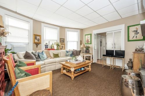 21 Jackson St, New Rochelle, NY 10801-4308