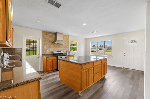 2251 10th Ter, Lehigh Acres, FL 33936-3250
