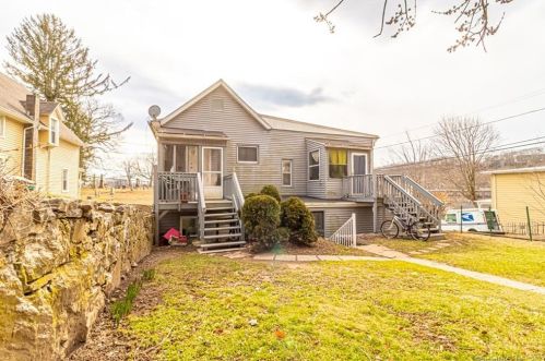 28 Oak St, Norwich CT  06360-5111 exterior