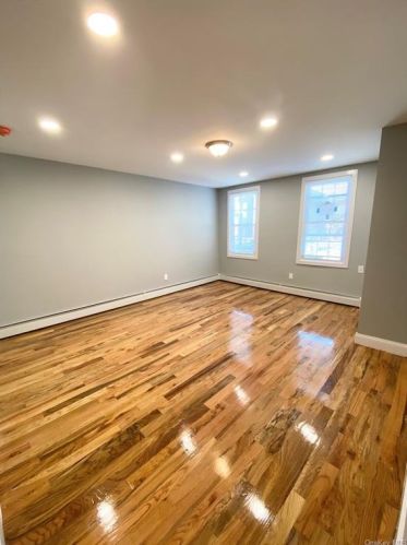 2254 Chatterton Ave, Bronx NY  10472-6308 exterior