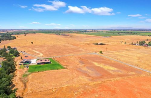 301 Sunnybrook Ln, Oroville CA  95965-8101 exterior