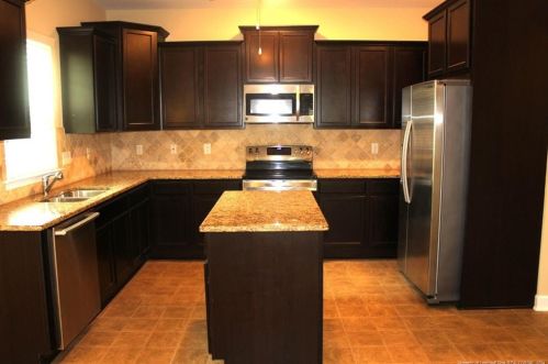 828 Ronald Reagan Dr, Fayetteville, NC 28311-1678