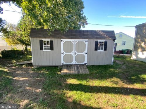 26 Auburn Dr, New Castle DE 19720-2305 exterior