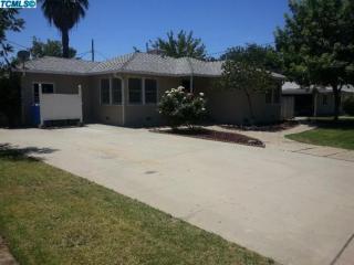 805 Van Zante St, Hanford, CA 93230-2755