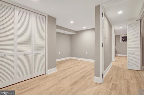 2013 Naylor Rd, Washington DC  20020-6807 exterior