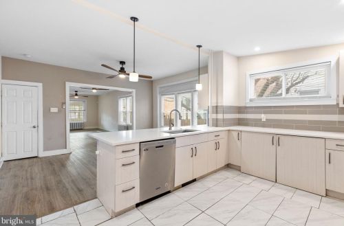 1005 Yates Ave, Boothwyn PA  19061-4636 exterior