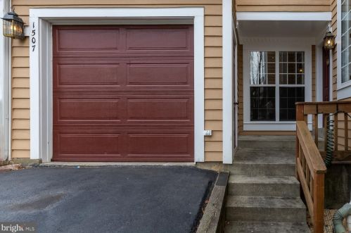 1507 Deer Point Way, Herndon, VA 20194-1585