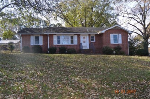 104 Oak St, Winchester, TN 37398-1822