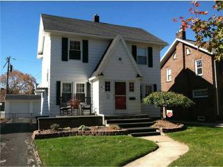 616 Grasser St, Toledo, OH 43616-2772