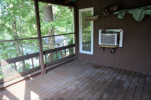 11 Village Sq, High Bridge, NJ 08829-1610