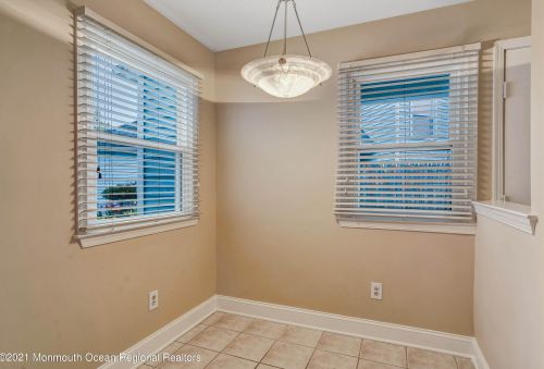 13 Jennings Ct, East Freehold NJ  07728-4320 exterior