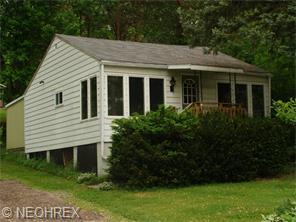 6893 Lakeview Dr, New Garden, OH 44423-9642