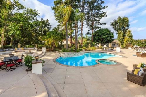 5615 Carmen Cir, Anaheim, CA 92807-3704