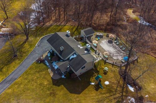 76 Jennifer Ln, Mahopac, NY 10541-4817