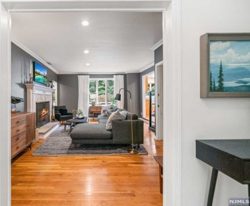 27 Hering Rd, Montvale NJ  07645-1226 exterior