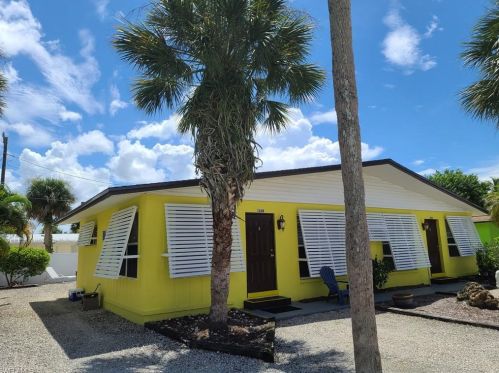 100 Jefferson St, Fort Myers Beach, FL 33931-3718