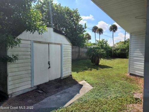 2552 Stratford Dr, Cocoa FL  32926-4318 exterior