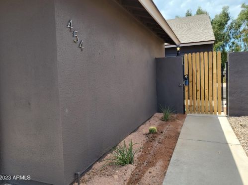 454 Orlando Cir, Mesa, AZ 85205-7083