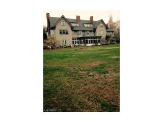 9511 Lake Shore Blvd, Cleveland OH  44108-1044 exterior