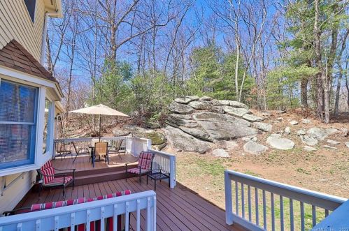 19 Tania Dr, Manchester CT  06040-6824 exterior