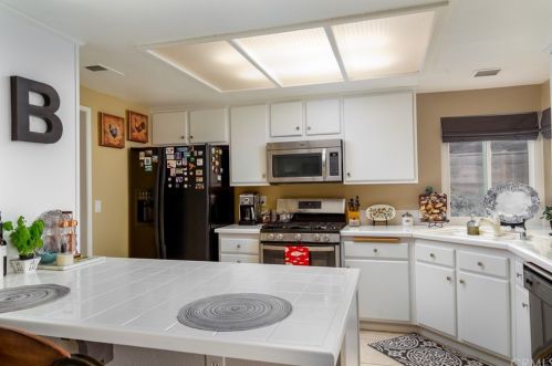 42371 Cosmic Dr, Temecula CA 92592-3282 exterior