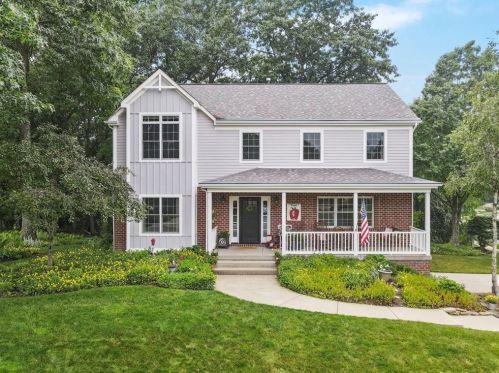 402 Meadowlark Ln, Gibsonia, PA 15044-6157