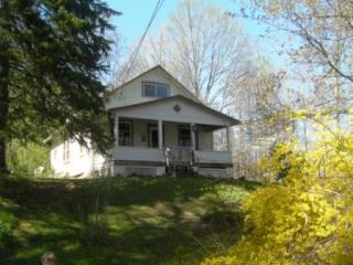 51 Roosevelt Ave, Acra, NY 12405-1226