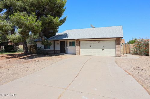 8609 55th Ave, Glendale, AZ 85302-4701