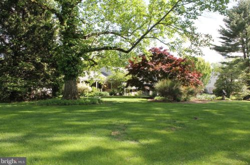 1020 Rosemarie Ln, Blue Bell, PA 19422-2036