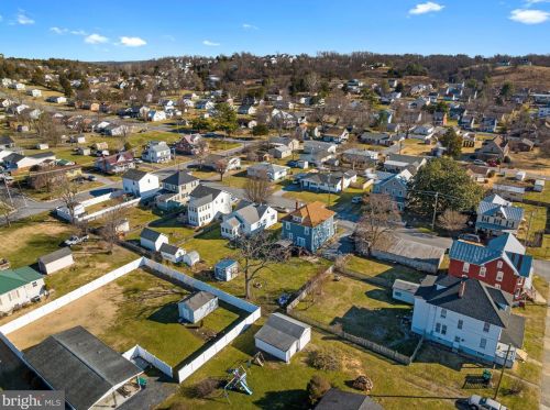 141 Funk St, Strasburg VA  22657-2403 exterior