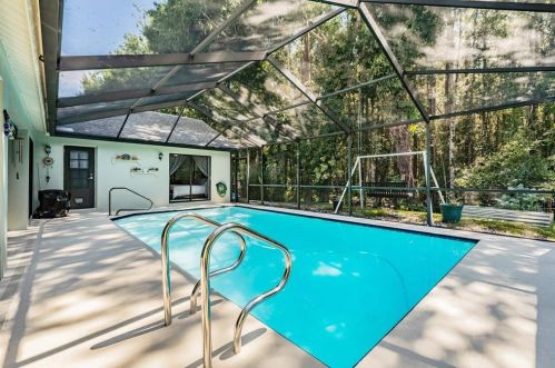 3262 Glenridge Dr, Palm Harbor, FL 34685-1725