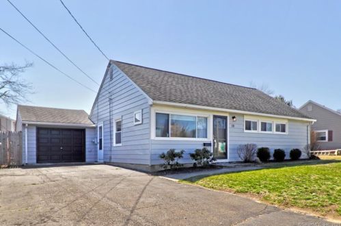 10 Meetinghouse Ln, Milford, CT 06460-6914