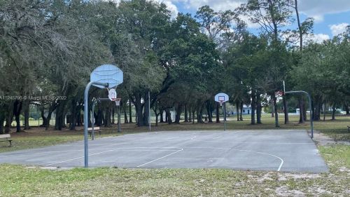 417 Cherry Tree Dr, Sebring FL  33876-6166 exterior