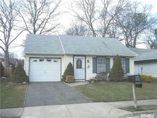 160 Brownfield Dr, Panamoka, NY 11961-2010
