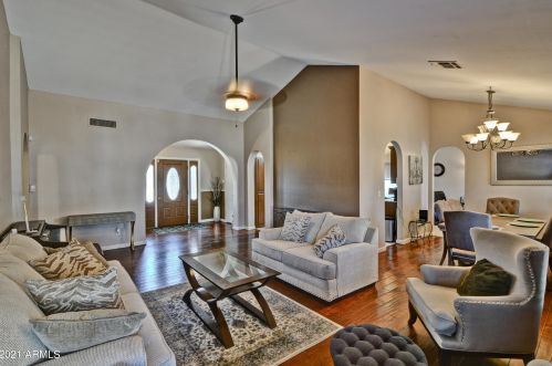20601 5th Dr, Phoenix, AZ 85027-5913