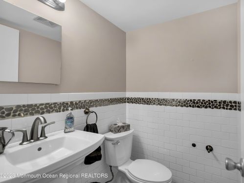 955 Hearthstone Dr, Lakewood NJ  08701-5513 exterior