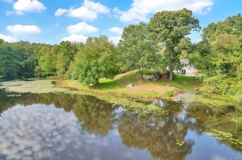 26 Blish Rd, East Hampton CT  06447-1110 exterior