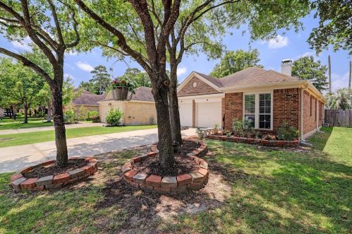 22865 Lantern Hills Dr, Humble, TX 77339-6209