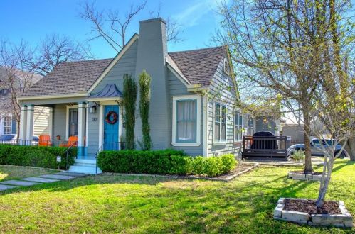 1301 28th St, Austin TX  78722-2305 exterior