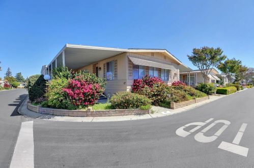 67 Quail Hollow Dr, San Jose, CA 95128-4532