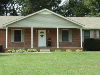 472 Wooten Rd, Clarksville, TN 37042-7001