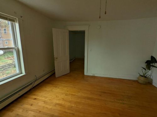 8 Chesterfield Rd, Hinsdale NH  03451-2215 exterior